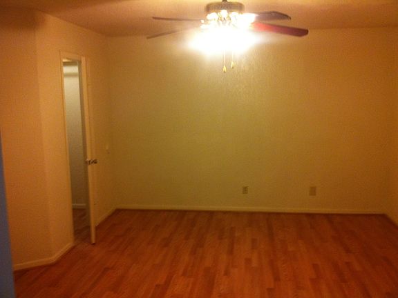 4th image of 2305 55th St APT 3