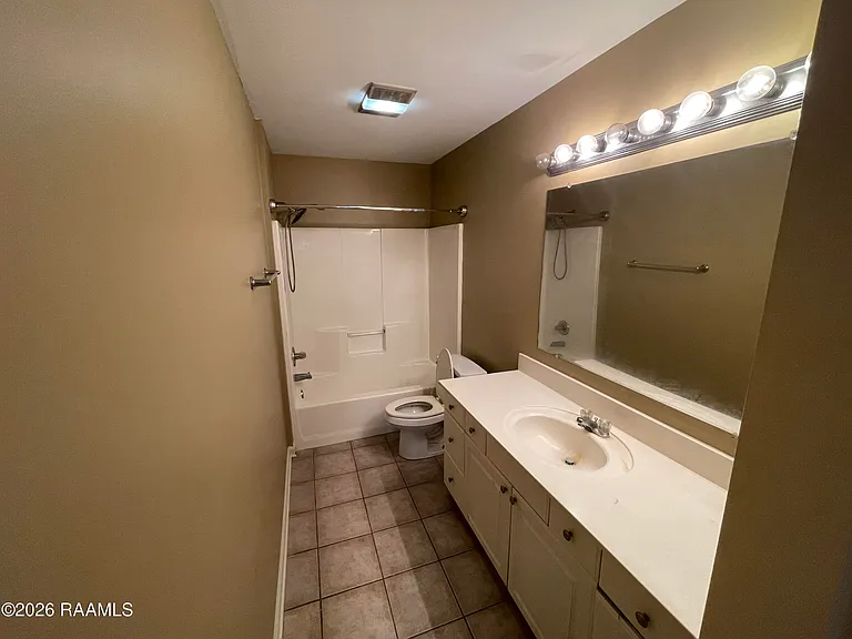 207 Rural St #B — Photo 11