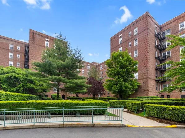 5650 Netherland Avenue image 1 of 21