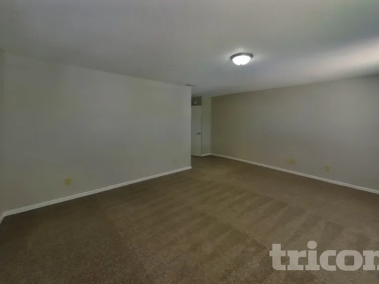 10904 Wymm Ln — Photo 6