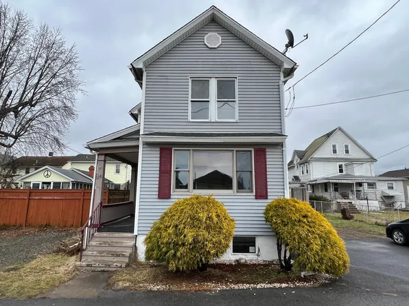 28 Fear St, Pittston, PA 18640