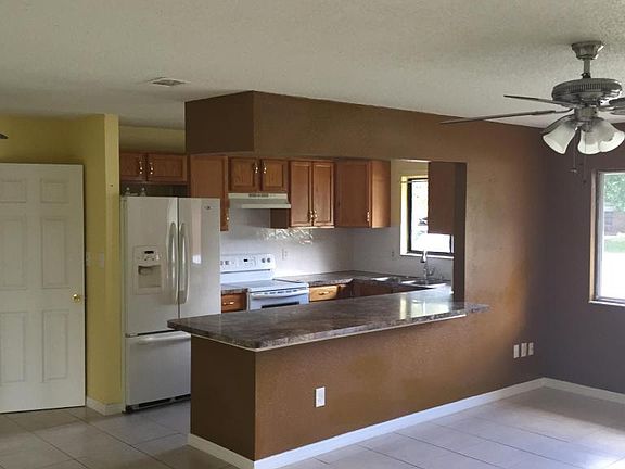 5th image of 998 Waco Blvd SE
