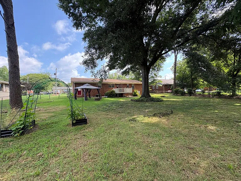 125 Meadow Dr — Photo 11