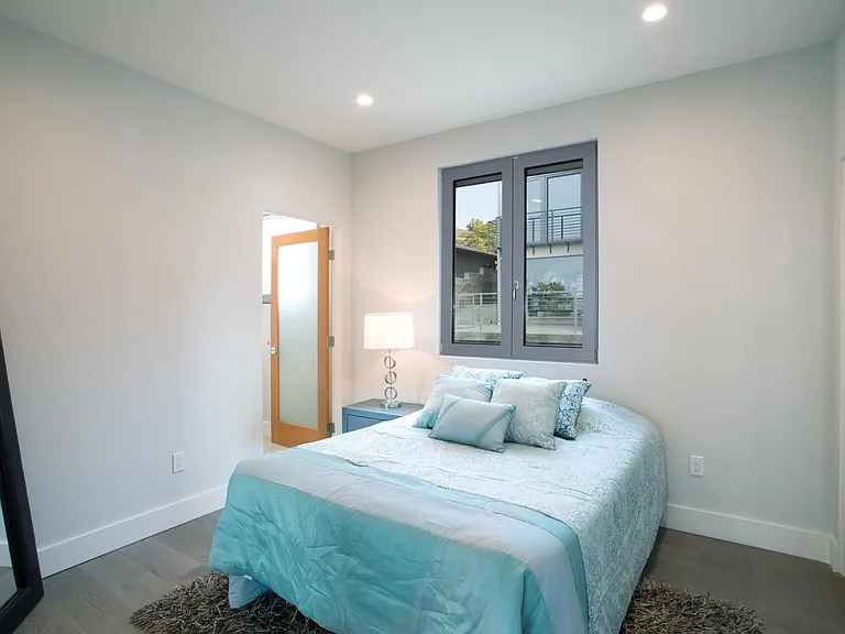 3709 Effie St — Photo 4