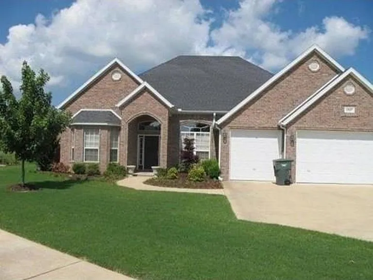1837 S Pumpkin Ridge Dr — Photo 1