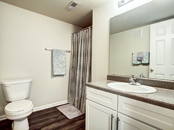 4th image of 2947 Highbrook Cir