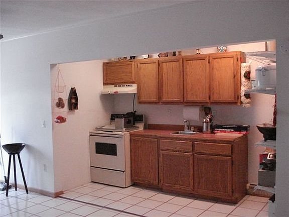 ATTACHED 2ND KITCHENETTE(MOTHER IN LAW SUITE WITH BATH AND 2 BEDROOM/1 BATH