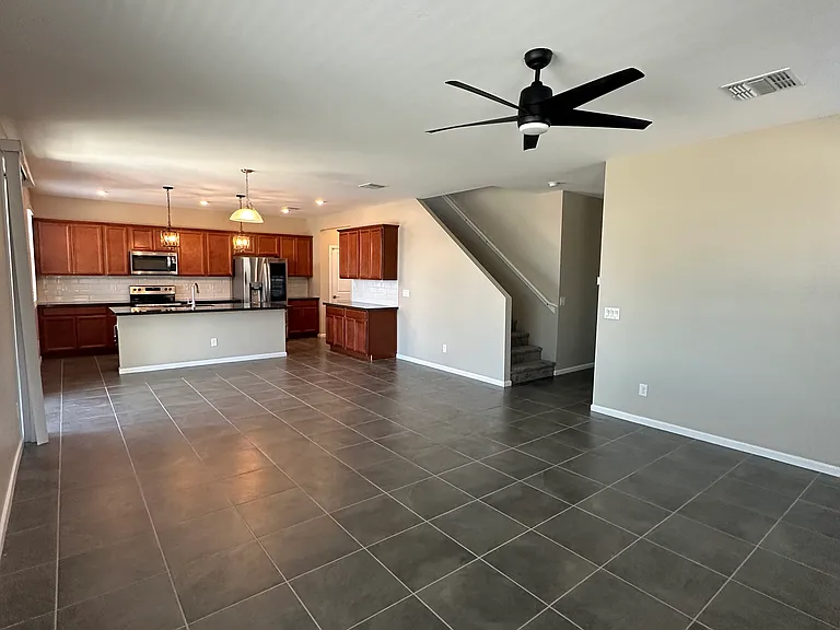 17851 W Daley Ln — Photo 4