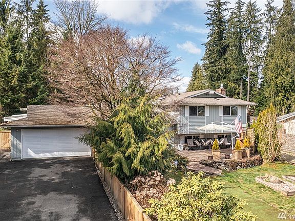 Front of House/Garage