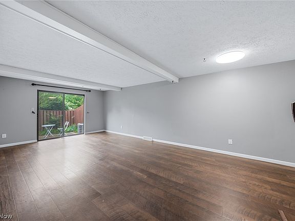 5th image of 32726 Washington Ct