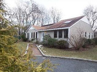 802 Terry Rd, Hauppauge, NY 11788
