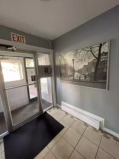 2 bed, 1.0 bath, 796 sqft, $1,450 — Photo 2