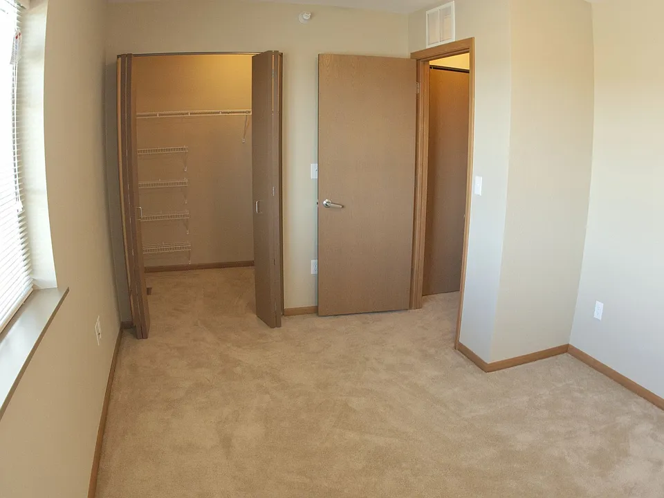 1500 Abraham Pkwy #1