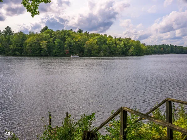 65 Canterbury Ln, Hinsdale, MA 01235