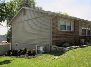 1060 Drexel Dr, Saint Charles, MO 63303