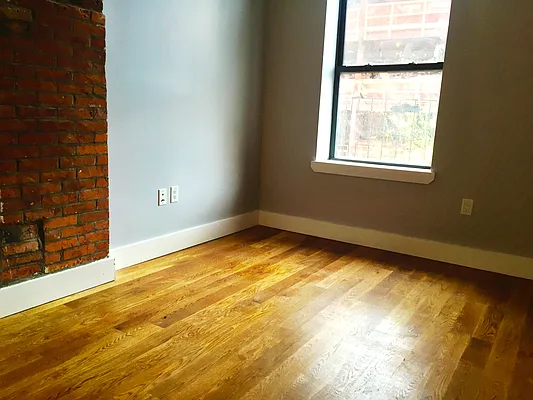 Rented by EXR | media 22