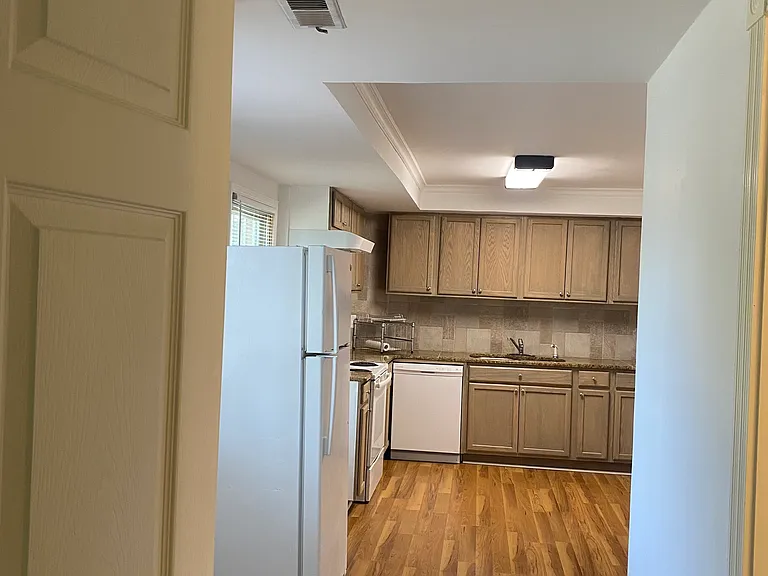 5027 Castlewood Dr — Photo 7