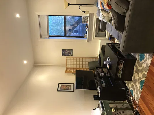 Rented by Michael Apfelbaum, LREB | media 1
