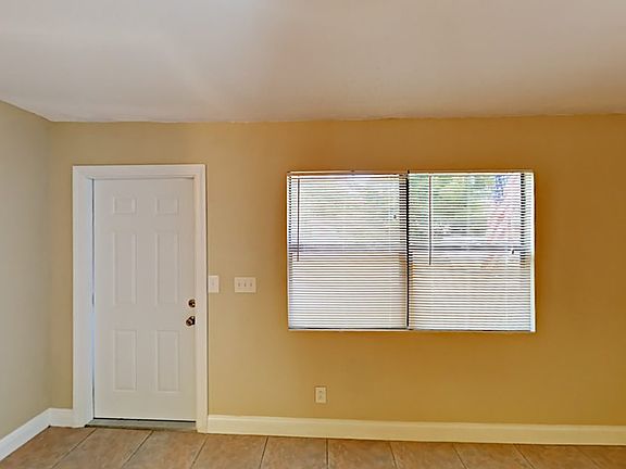 3rd image of 500 S Chillingworth Dr