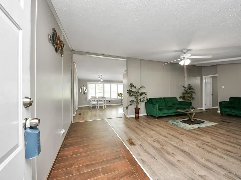 18303 James Rd — Photo 6