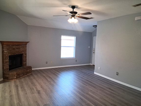 Living Room (2)