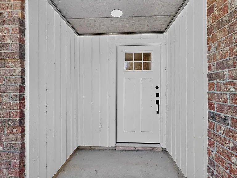 1313 Homestead St — Photo 4