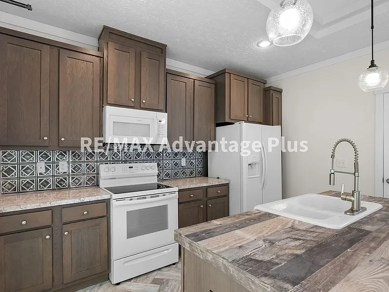 1407 Paradise Rd — Photo 14