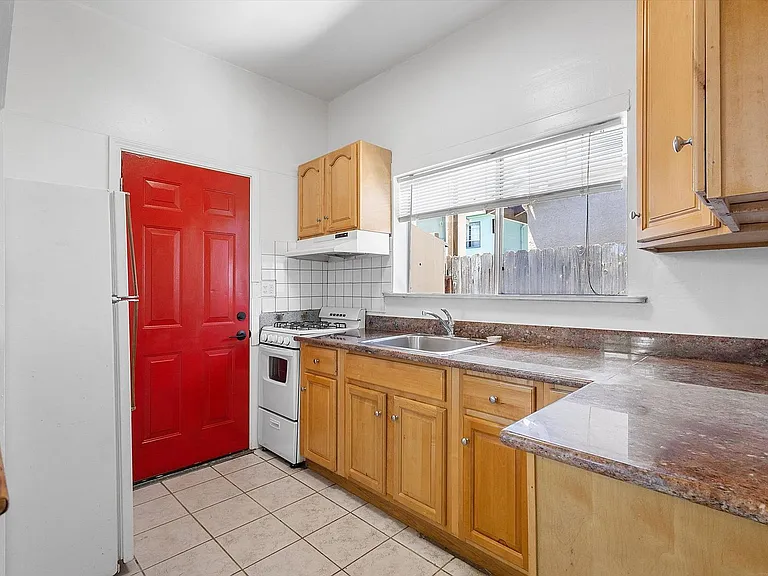 453 Central Ave #C — Photo 7
