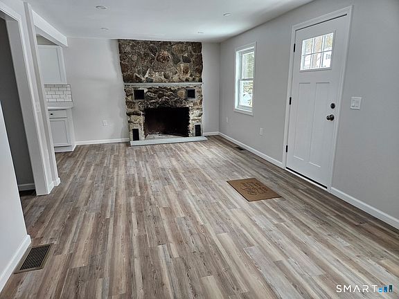 5th image of 2478 Main Street