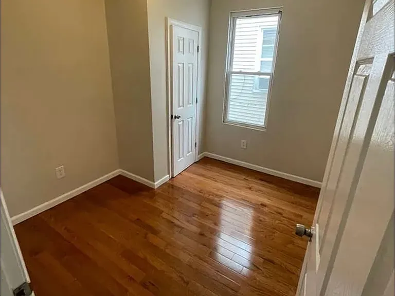 144 Alexander St #1L — Photo 7
