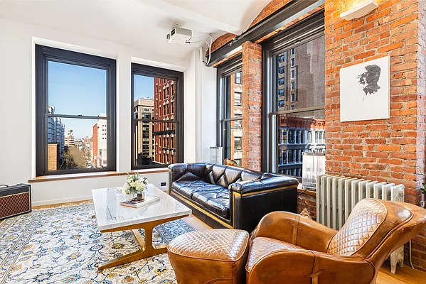 Sold by JMPIRE REAL ESTATE LLC | media 3