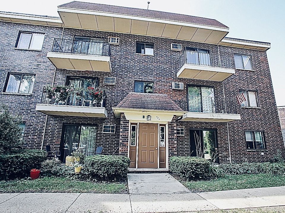1st image of 946 N Rohlwing Rd APT 101P