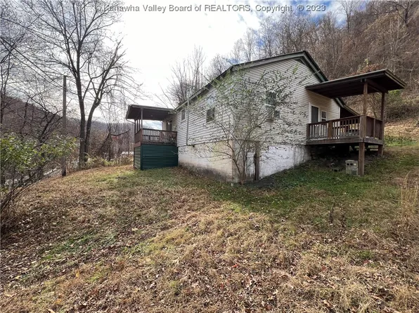 6862 Kanawha State Forest Dr, Charleston, WV 25314
