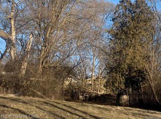 18580 Riverview St, Detroit, MI 48219