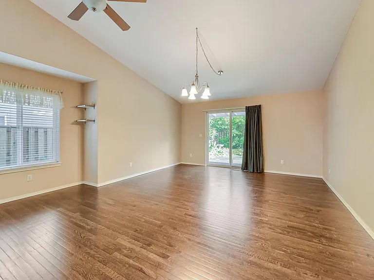 15084 Persimmon Way — Photo 7
