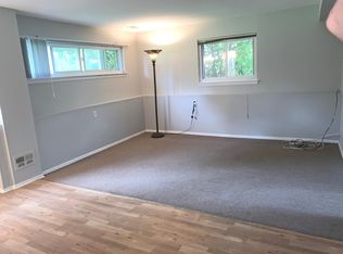 5 Sy Ct, Lake Grove, NY 11755