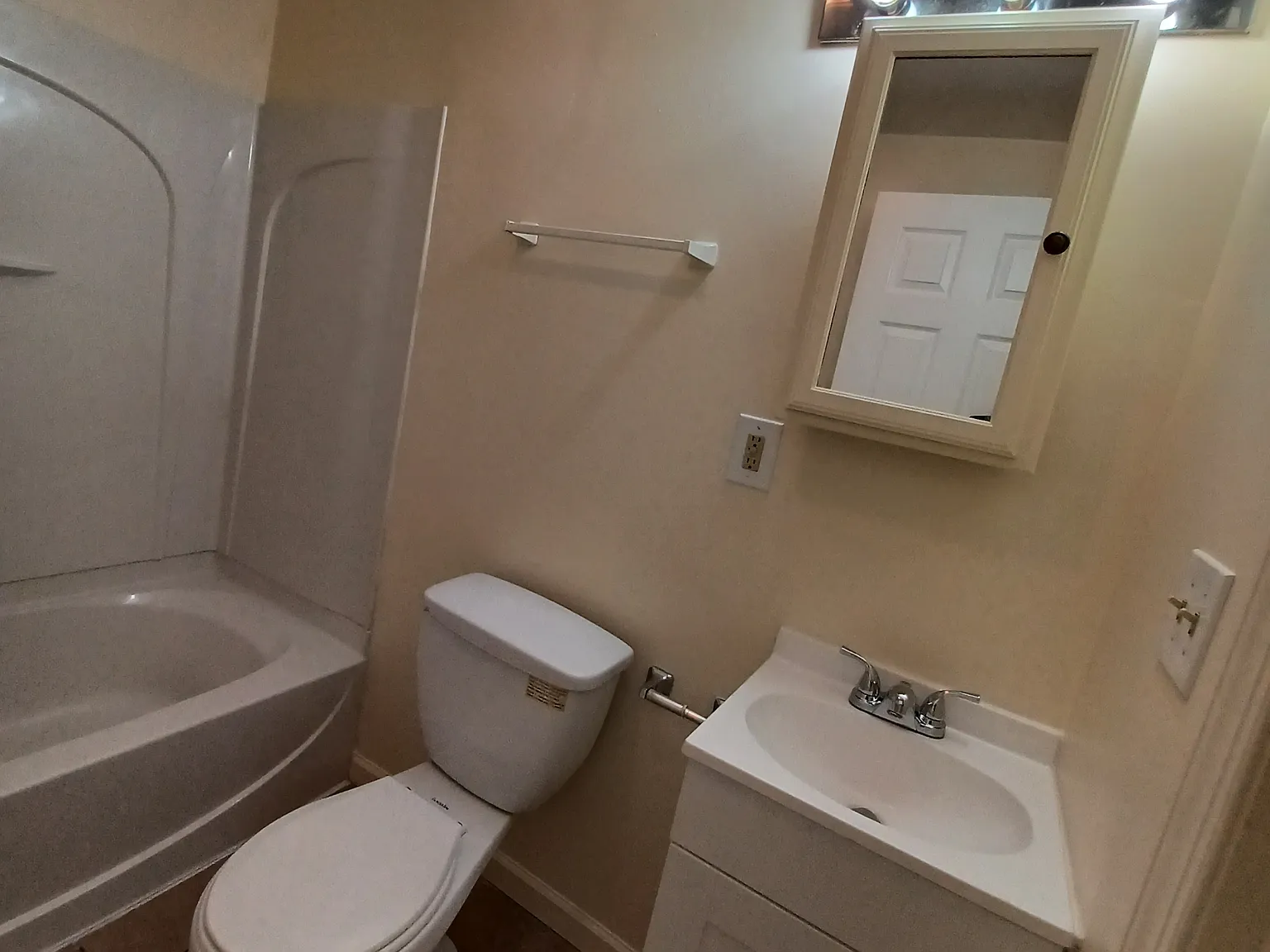 1 bed, 850 sqft, $1,450 — Photo 4