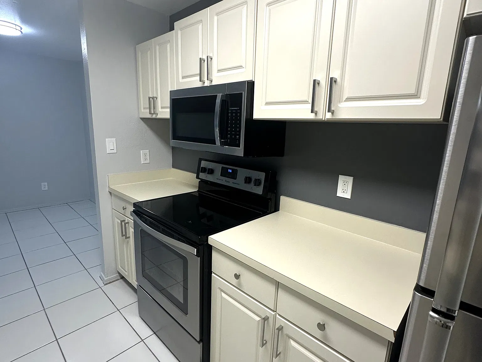 2 bed, 890 sqft, $1,675 — Photo 4