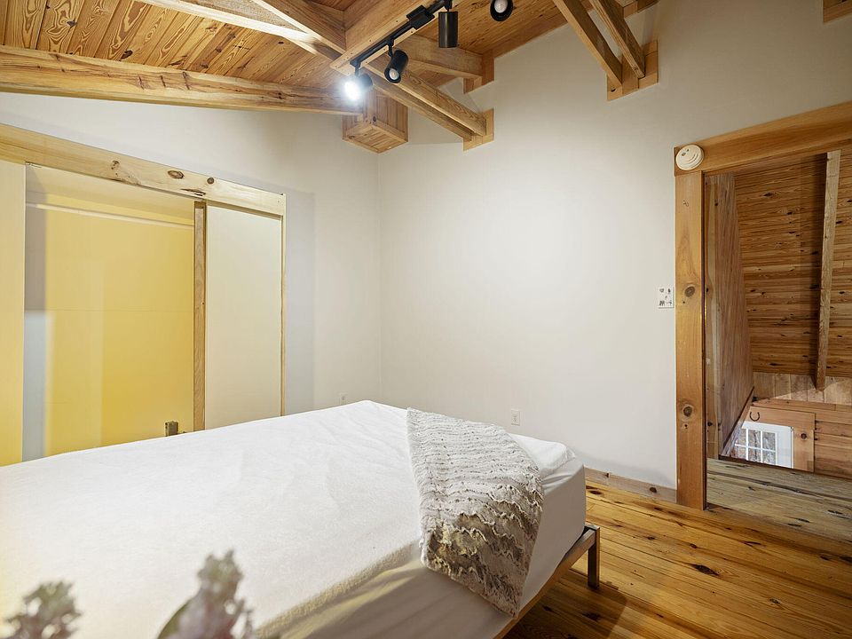 28th image of this home