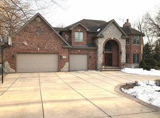 1109 Timber Trails Rd, Downers Grove, IL 60516