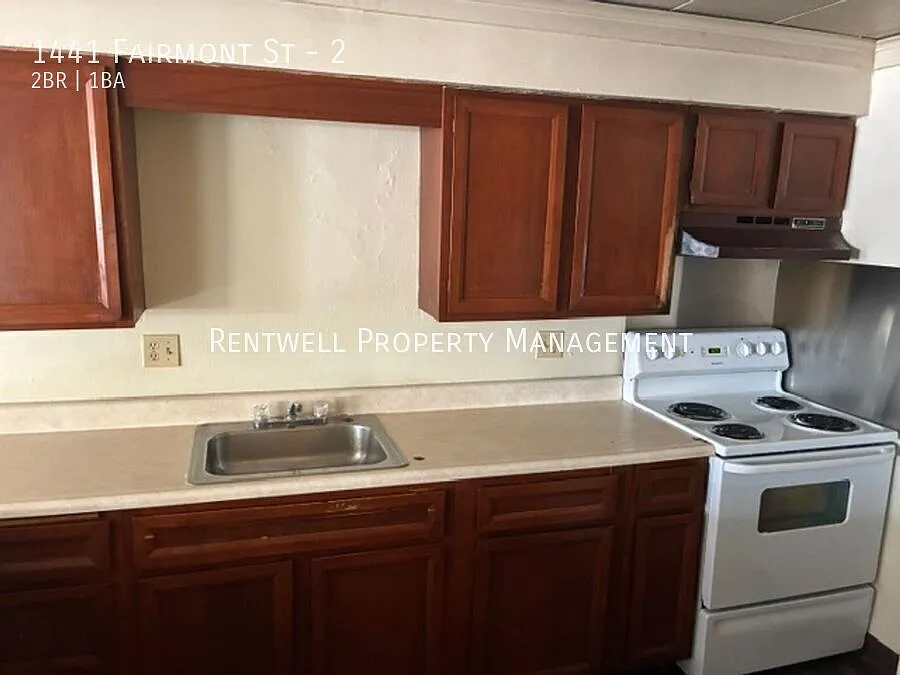 2 Bedroom Apartment in Wilkinsburg — Photo 4
