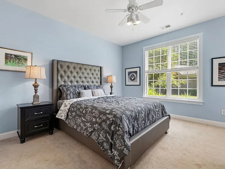 912 Providence Glen Dr — Photo 10