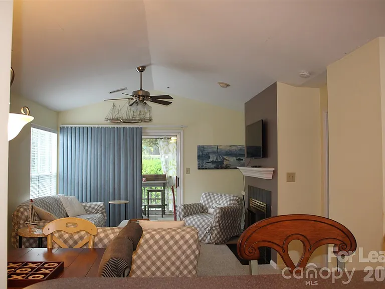 763 Southwest Dr — Photo 8