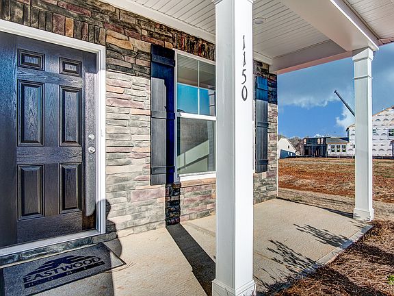 These photos are representative of this floor plan, but all options may not be available in every co