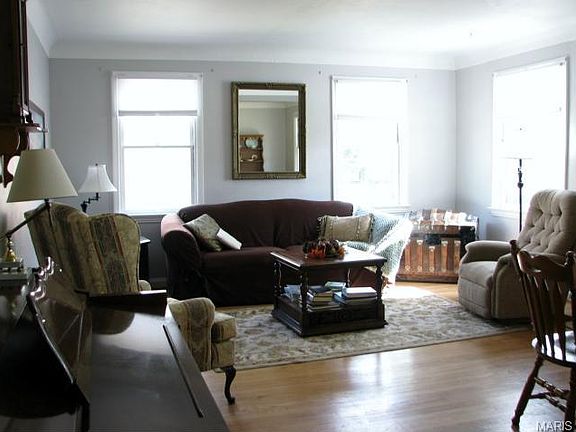 2nd image of 23 Lakeview Ct