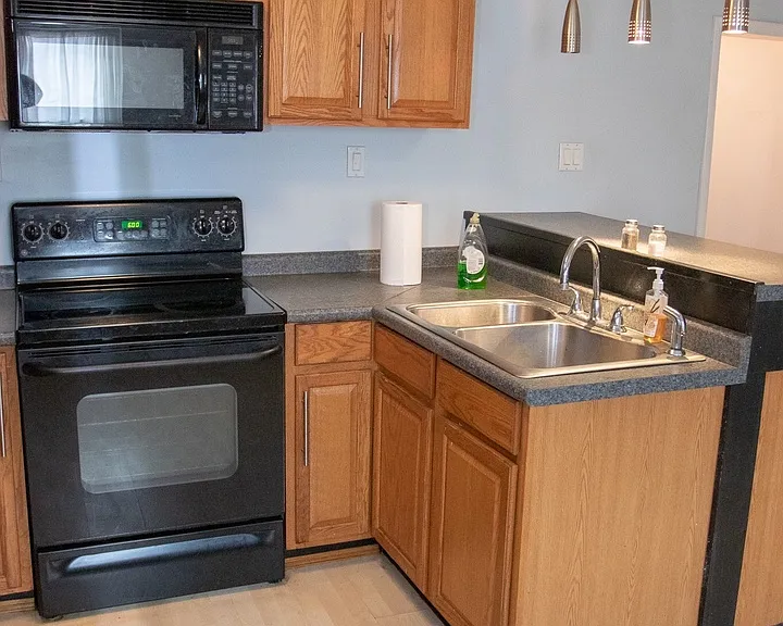 1821 Edwards Way — Photo 6