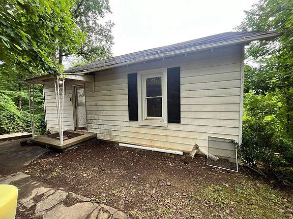 3rd image of 1607 Claire St