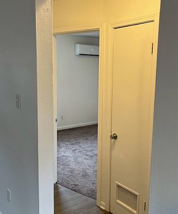 3rd image of 4418 Lynn Ln #77