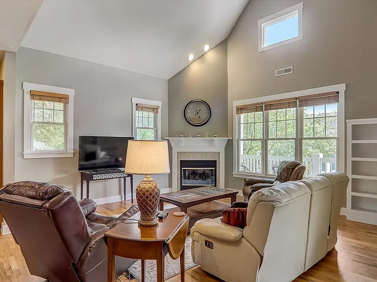 11 Oakhaven Ter — Photo 10