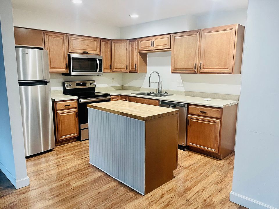 1st image of 197 Flintridge Dr APT 3